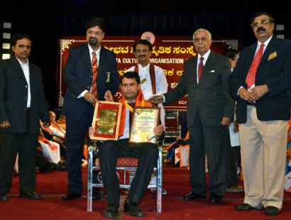 Mr. Rohan Monteiro being felicitated with the prestigious Aryabhata Award.